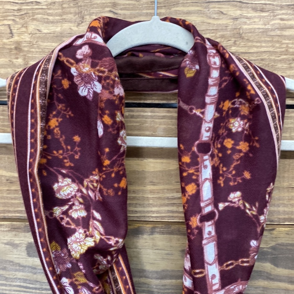 Cato Scarf š§£ - Picture 2 of 6